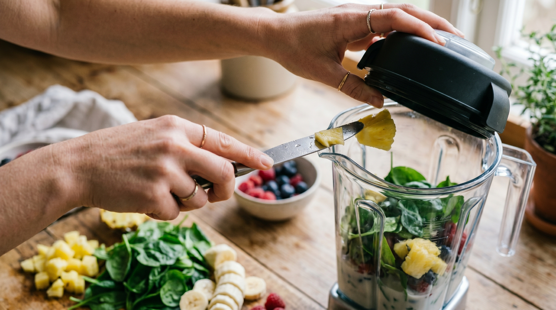 21 day smoothie diet preparation with leafy greens